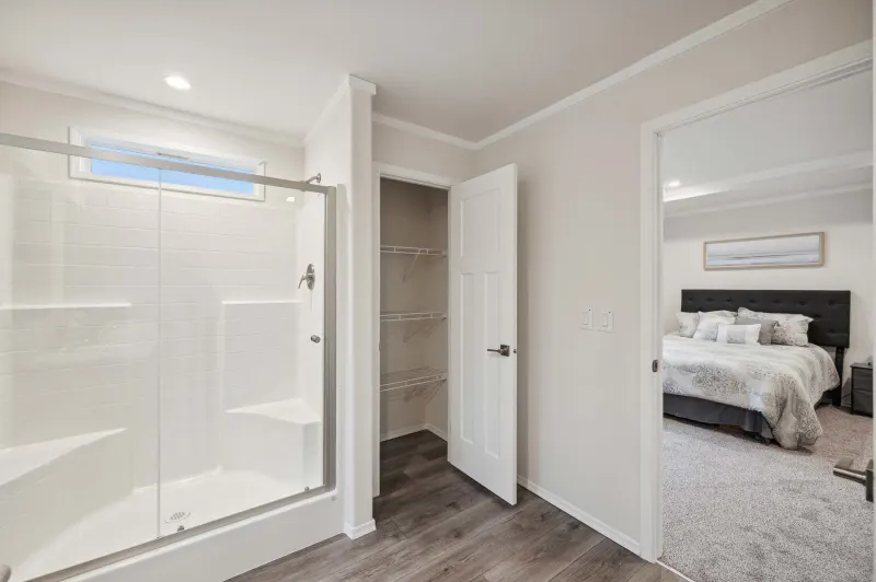 Ridgewood j935c bathroom home features