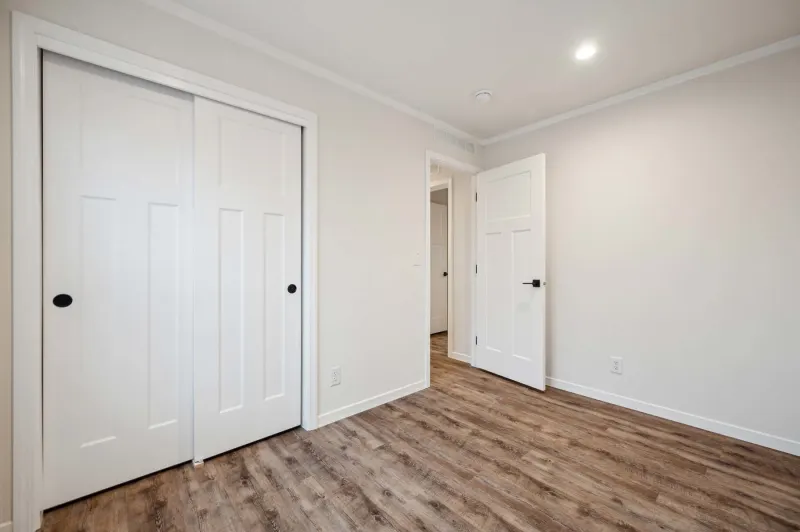 Ridgewood j882 bedroom home features