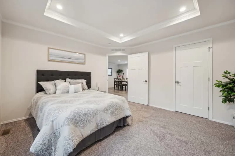 Ridgewood j935c bedroom home features