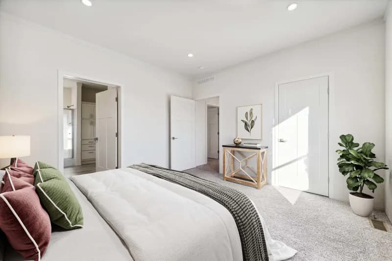 Hillcrest g827 bedroom home features