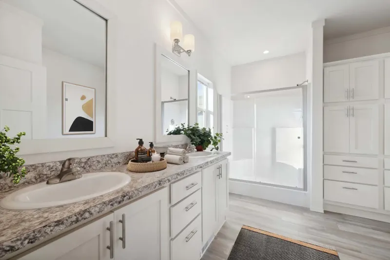 Hillcrest g827 bathroom home features