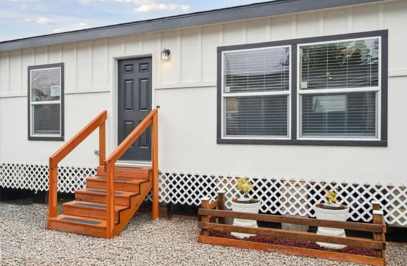Ridgewood j935c exterior home features