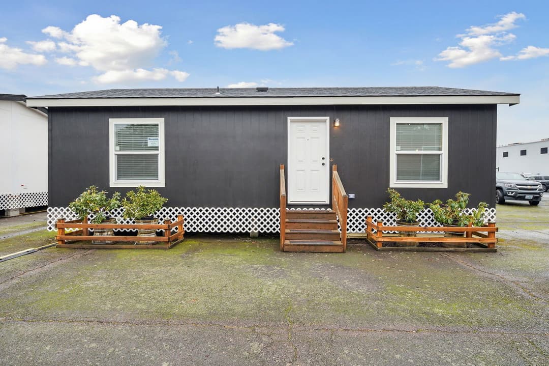 Ridgewood j882 hero, elevation, and exterior home features